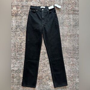 Abercrombie A&F NWT Saturated Black Ultra High Rise 90s Straight Jean 26
